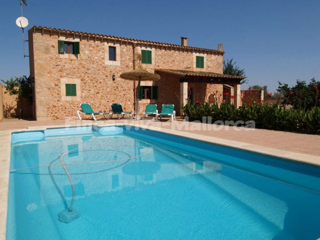 Finca Can Fora, Pool, Terrasse, Sonnenliege, Haus