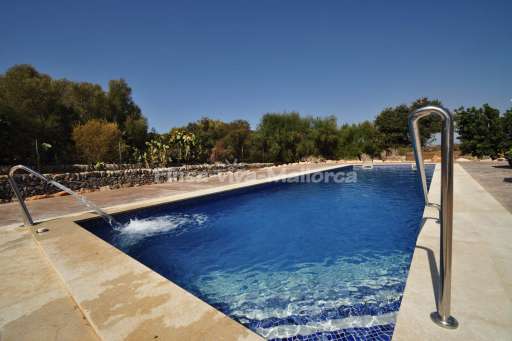 Finca Goret Santanyi, Pool, Massagestrahl, Terrasse