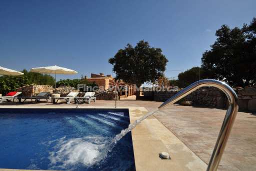 Finca Goret Santanyi, Pool, Massagestrahl, Terrasse, Sonnenliege, Sonnenschirm