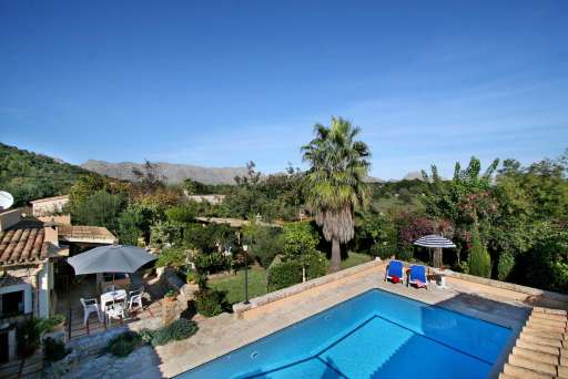 Finca Fullos Pollenca, Pool Sonnenliege, Sonnenschirm