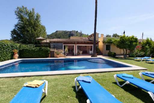 Casa Estades Gran Pollenca, Pool, Sonnenliege, Haus, Garten