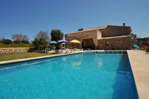 Casa Ferrer, Pool, Haus, Sonnenschirm