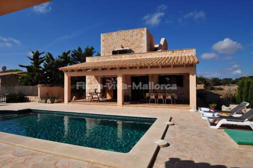 Casa Pedro, Pool, Haus, Sonnenliege, überdachte Terrasse