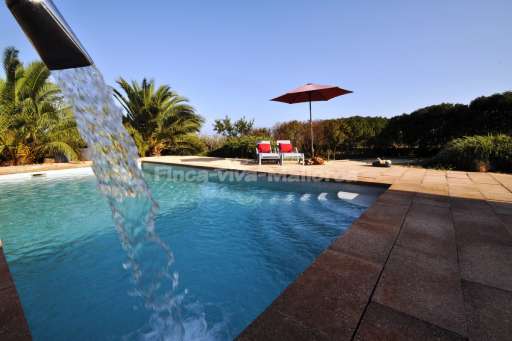 Finca Betanca, Pool Sonnenschirm, Sonnenliege, Massage-Strahl