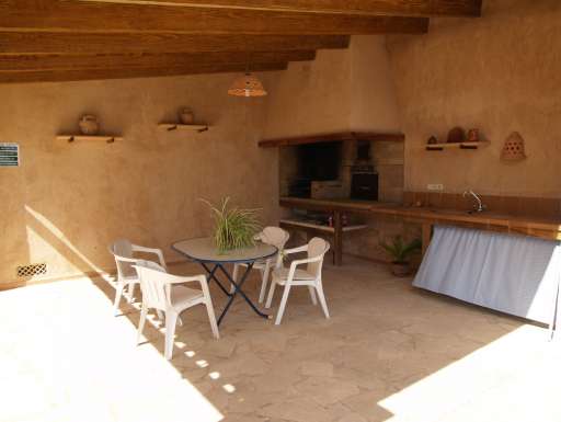 Finca Matti, überdachte Terrasse, Grill, Waschbecken