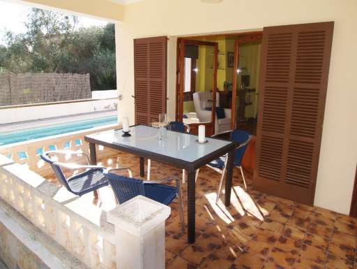 Casa Pina, überdachte Terrasse, Essbereich