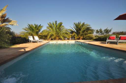 Finca Betanca, Pool, Sonnenschirm, Sonnenliege