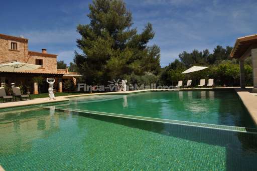 Villa Frutas, Pool, Sonnenliege, Sonnenschirm