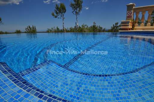 Finca Grandiosa, Pool