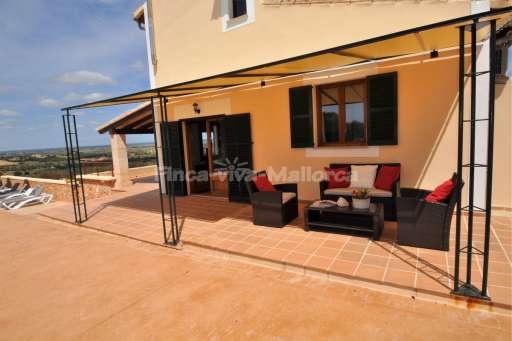 Finca Cova Ses Salines, überdachte Terrasse, Lounge