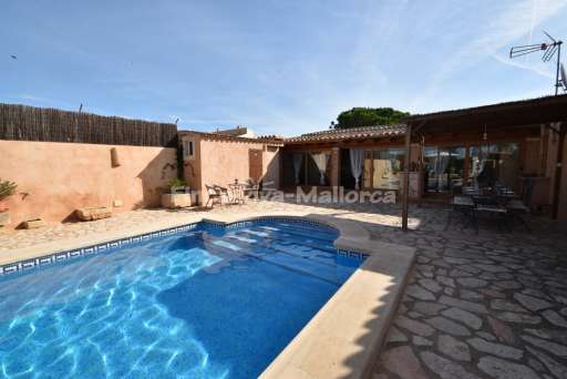 Casa Santanyi, Pool überdachte Terrasse, Sitzmöglichkeit