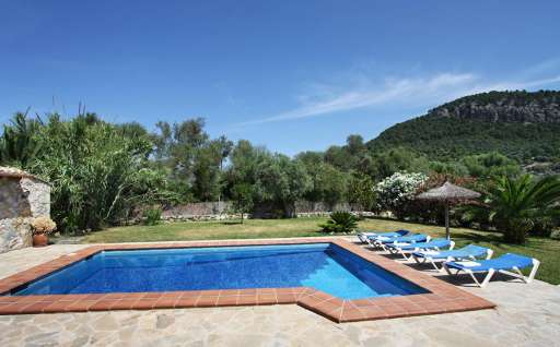 Casa Caragola Pollenca, Pool, Sonnenliege, Sonnenschirm, Garten