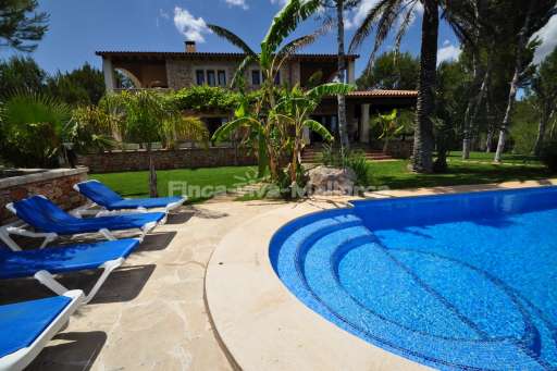 Finca Grandiosa, Pool, Garten, Sonnenliege