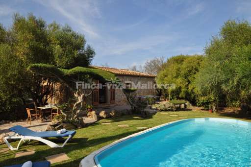 Finca Antonio petit, Pool, Garten, Sonnenliege