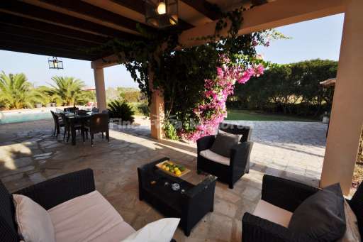 Finca Betanca, überdachte Terrasse, Essbereich, Lounge, Garten