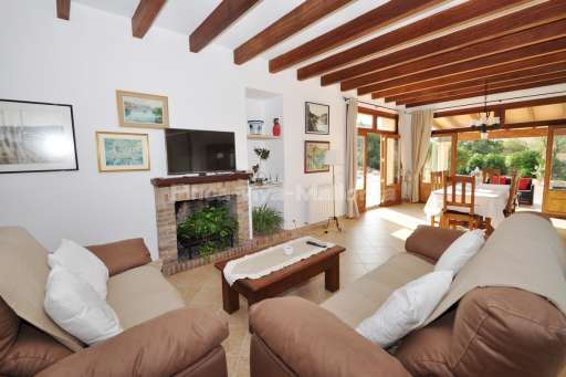 Finca Cati Cala Figuera, Wohnzimmer, Sofa, Essbereich