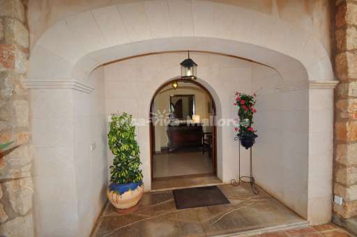 Villa Serena, Eingang