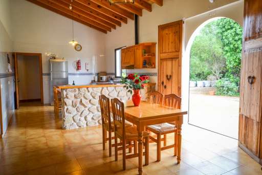 Villa Miguel Sa Pova,  Essbereich, Theke, Küche