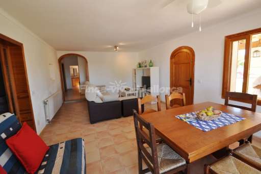 Casa Can Jordi, Esszimmer, Essbereich, Wohnzimmer, Sofa