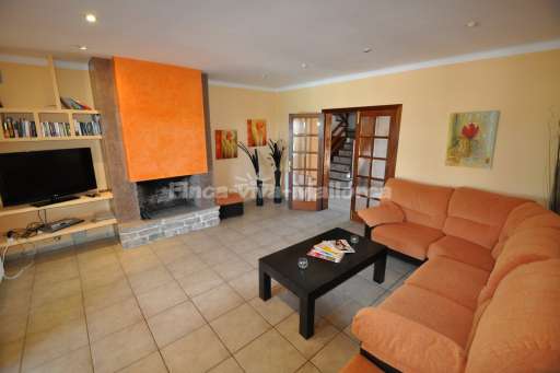 Villa Matias, Wohnzimmer, offener Kamin