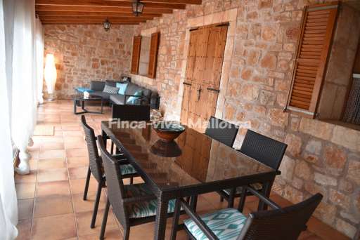 Casa Santanyi, überdachte Terrasse, Sitzmöglichkeit, Lounge