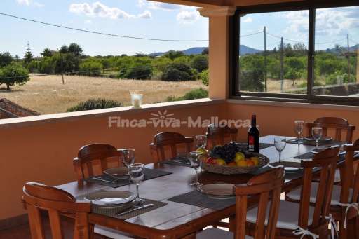 Casa de Rivas Cala Sanau, überdachte Terrasse, Essbereich