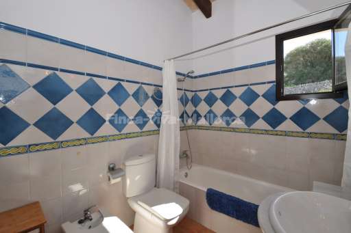 Finca Cova Ses Salines, Badezimmer, Badewanne