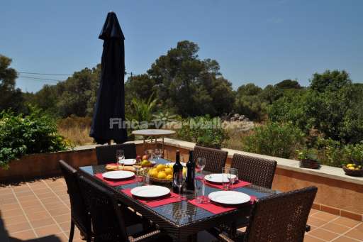 Finca Cati Cala Figuera, Terrasse, Essbereich, Sonnenschirm
