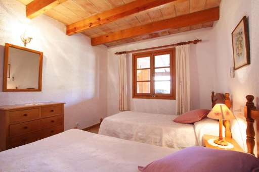 Finca Fontxica Pollenca, Schlafzimmer, Eizelbett