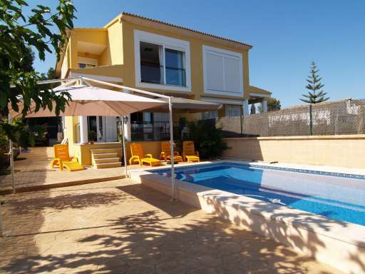 Chalet Cala Pi, Pool, Haus, Sonnenliege, Pavillon