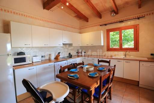 Küche mit Essbereich