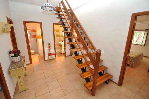 Casa Fonts Salades, Flur, Treppenaufgang