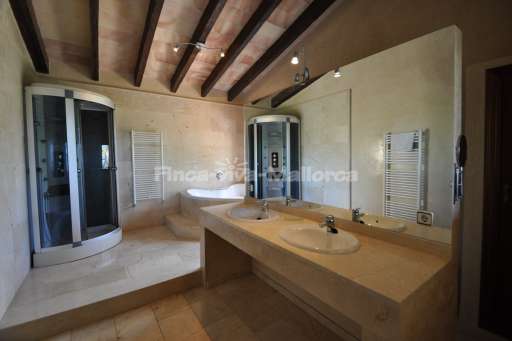 Finca Grandiosa, Badezimmer, Badewanne