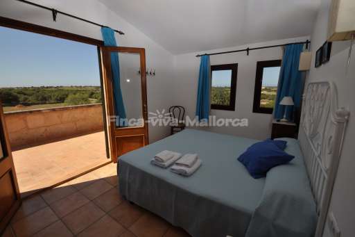 Finca Escala, Schlafzimmer, Terrasse, Ausblick, Doppelbett