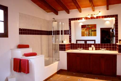 Finca Cas Concos, Badezimmer, Badewanne