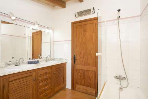 Finca Creus Pollenca, Badezimmer, Badewanne