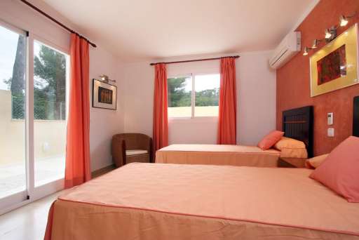 Casa Medina Cala Sant Vicente