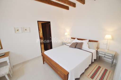 Finca Lorita Santanyi, Schlafzimmer, Doppelbett, Bad en Suite