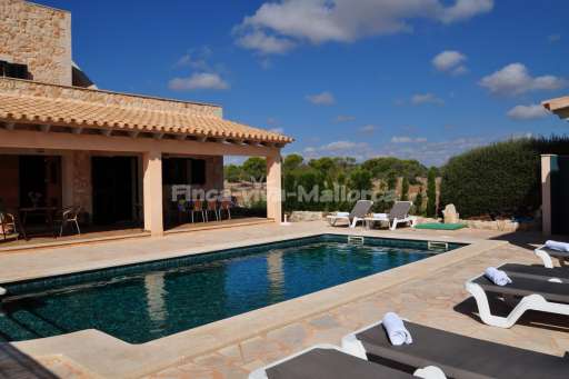 Casa Pedro, Pool, Haus, überdachte Terrasse, Sonnenliege