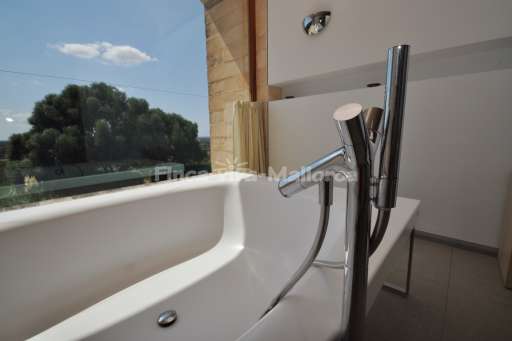 Villa Jose Sa Mola, Badezimmer, Badewanne, Panoramafenster