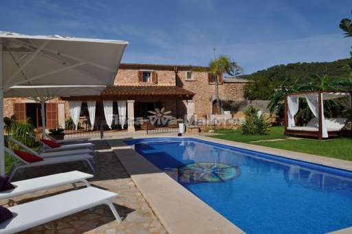 Finca David, Pool, Himmelbett, Sonnenliege, Sonnenschirm