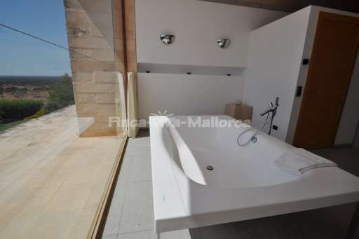 Villa Jose Sa Mola, Badezimmer, Badewanne, Panoramafenster