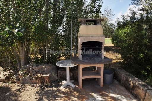 Finca Bardet Campos, gemauerter Grill, Terrasse