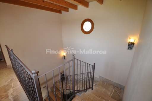Finca Hermosa de Muro, Flur, Treppenaufgang