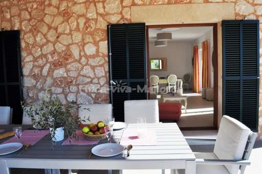 Casa Nova, überdachte Terrase, Essbereich