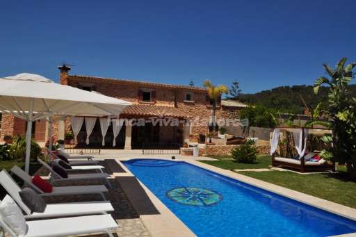 Finca David, Poolm Sonnenliege, Sonnenshcirm, Himmelbett