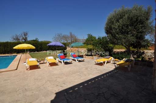 Casa Ferrer, Terrasse, Sonnenliege, Sonnenschirm, Pool