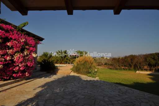 Finca Betanca, überdachte Terrasse, Garten