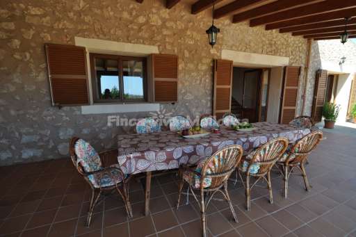 Finca Jaime, überdachte Terrasse, Essbereich