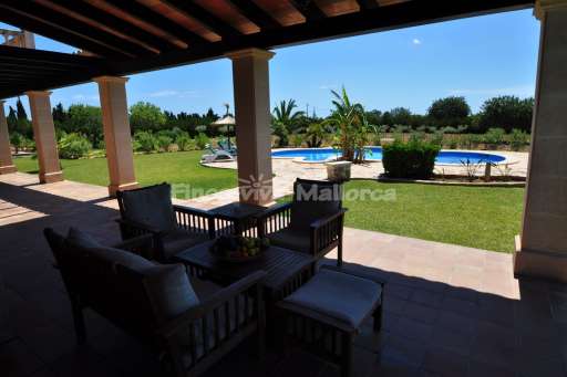 Casa Maria Cala Sanau, überdachte Terrasse, Lounge, Garten, Pool, Lounge
